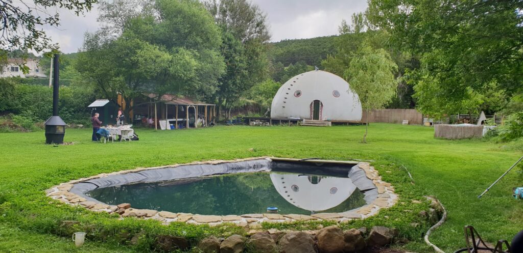 Alojamiento en cúpula compartida durante el Retiro Detox Integral enAragón